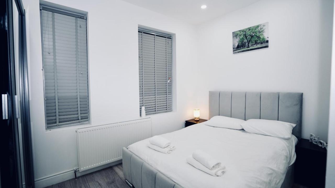 E2M Stays Lovely Apt Close To Ilford Station With Free Parking Eksteriør billede