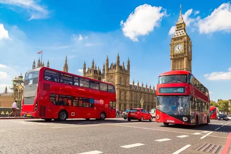 E2M Stays Lovely Apt Close To Ilford Station With Free Parking Eksteriør billede